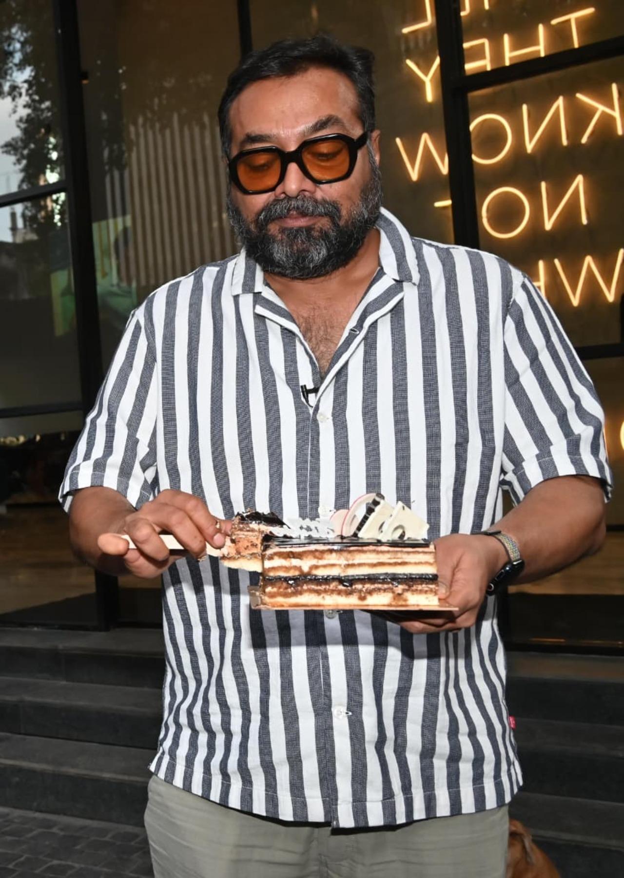 While filmmaker Anurag Kashyap had a busy birthday as he stepped out to promote his upcoming film Nishaanchi. The filmmaker was seen cutting the cake with paparazzi. 